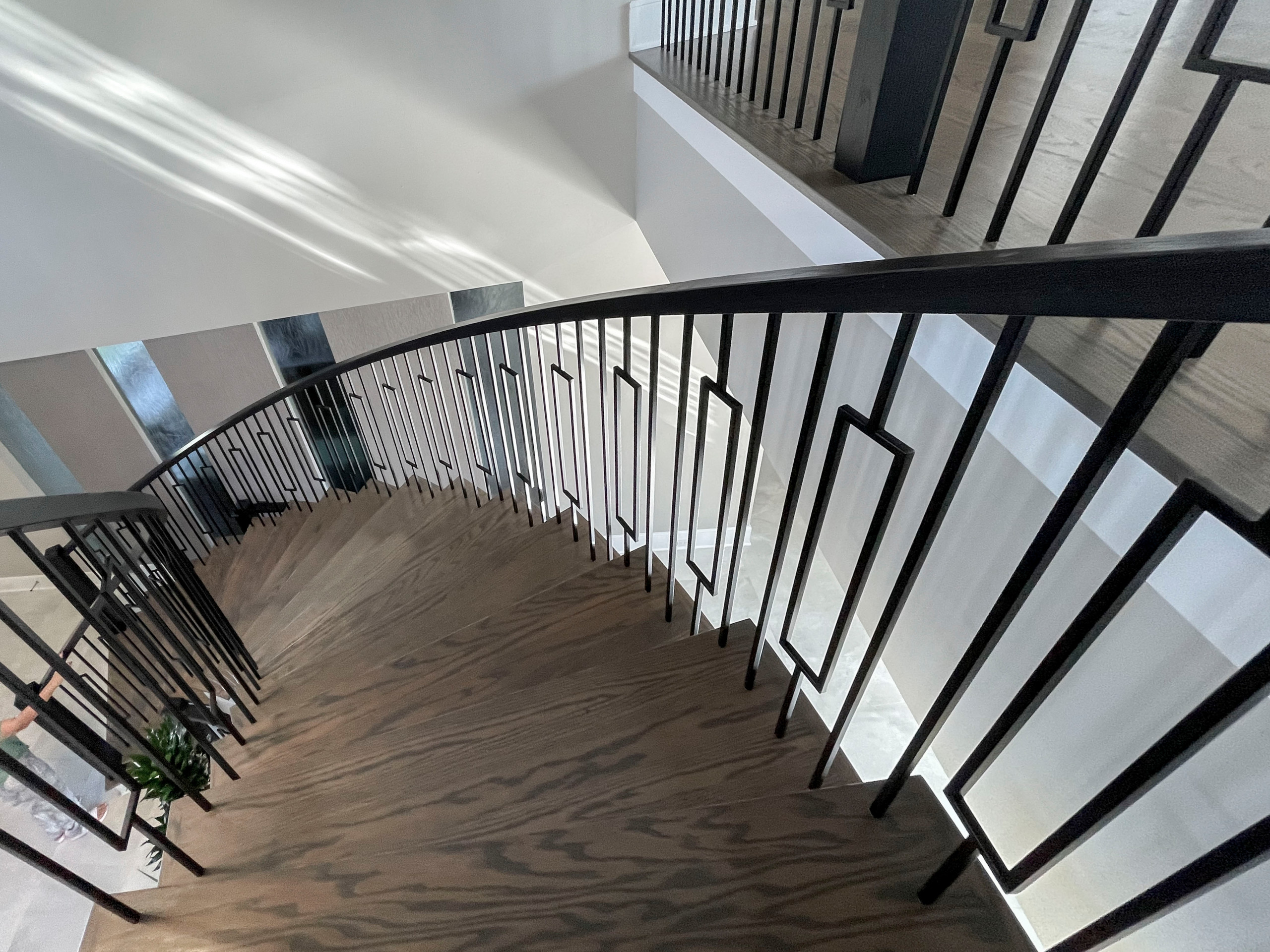 114_Striking Floating-Curved Staircase, Leesburg VA 20175