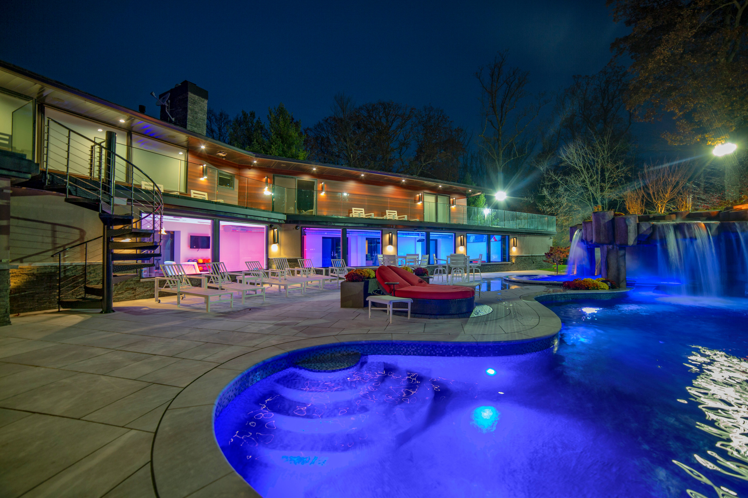Backyard patio and lighting