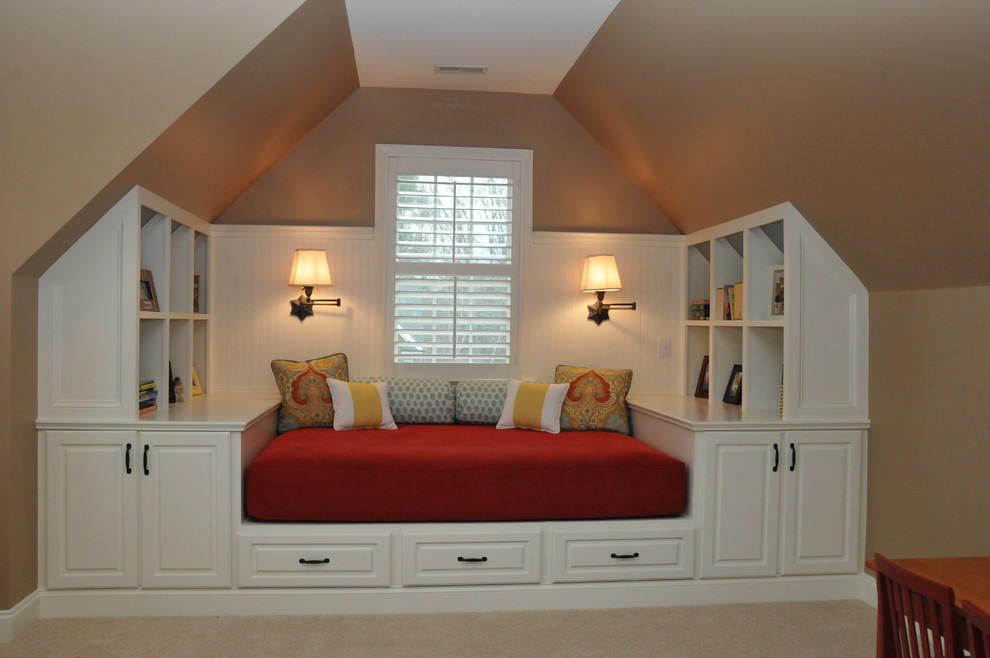 Design ideas for a traditional kids' room in Raleigh.