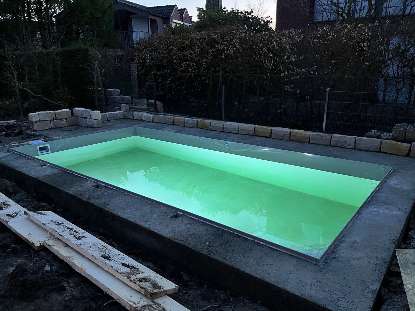 Poolbau mit Kundenunterstützung