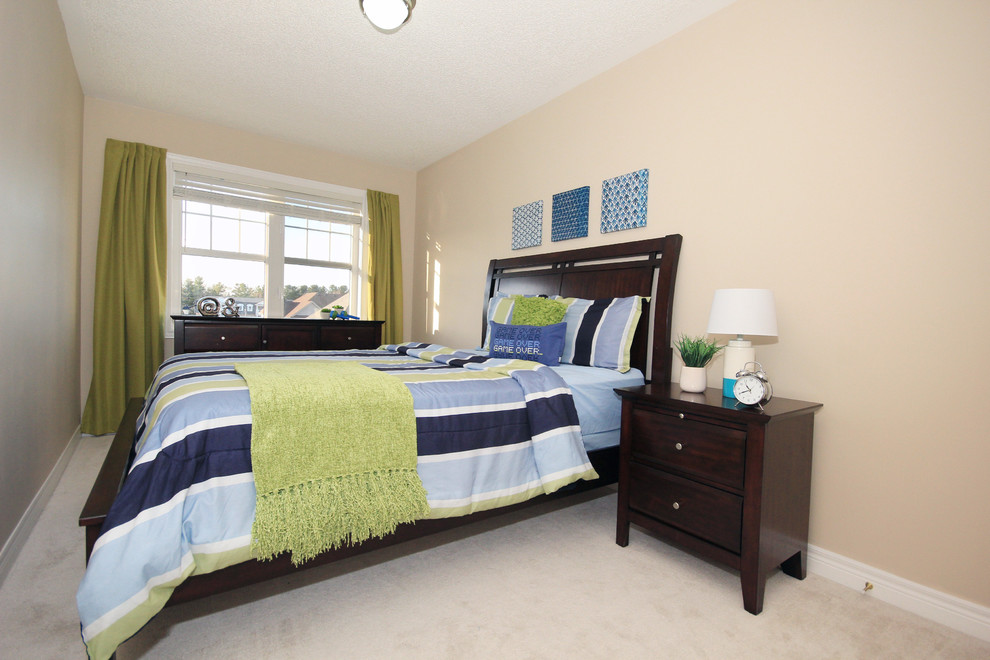 Home design - transitional home design idea in Toronto