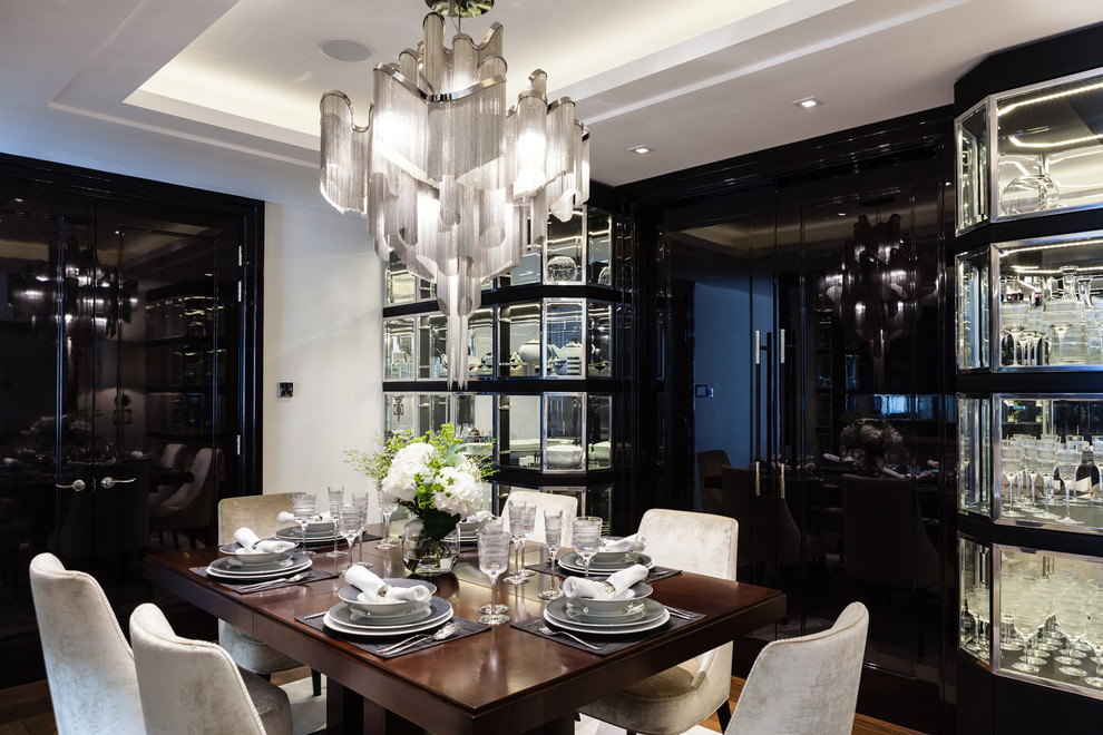 Inspiration for a transitional dining room in Moscow.