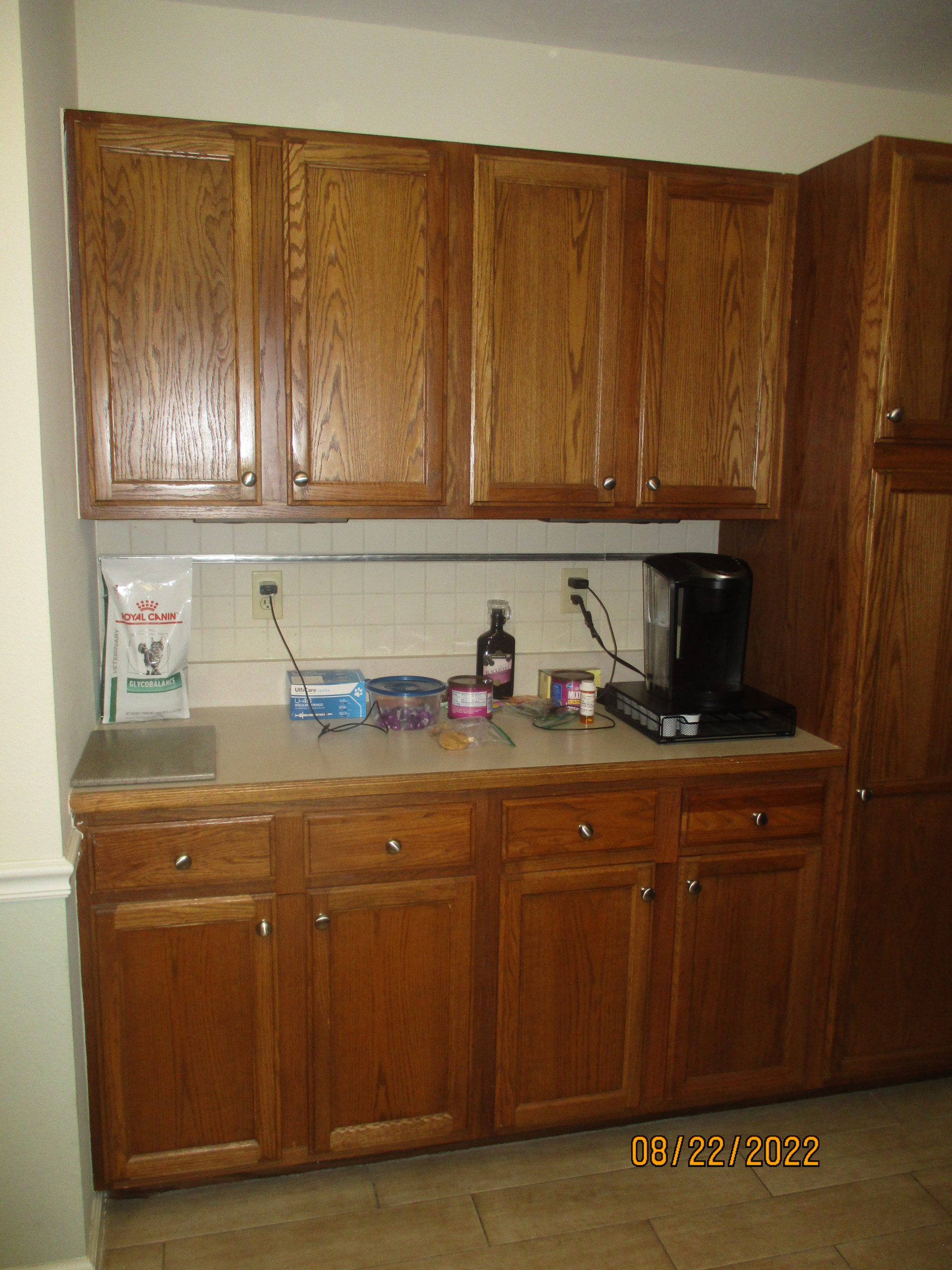 175 Forest View Dr - Kitchen / Flooring