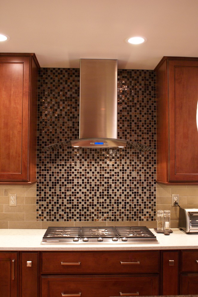 Kitchen - transitional kitchen idea in St Louis