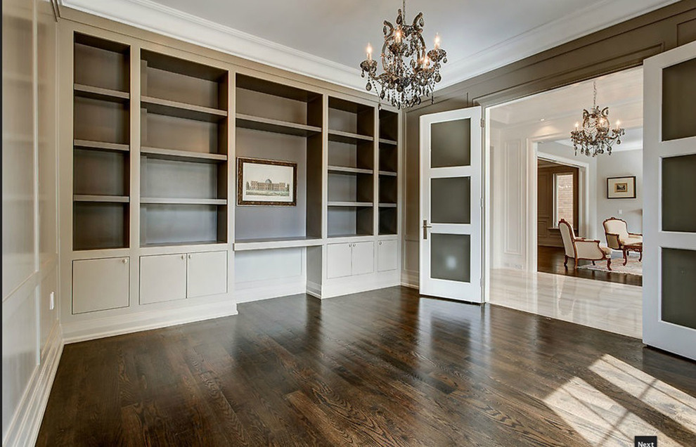 Home design - transitional home design idea in Toronto