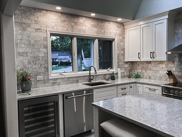 Kitchen & Bathroom Projects moderno