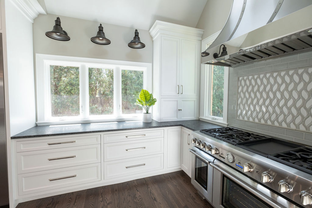 Modern Farmhouse Kitchen and Home Bar