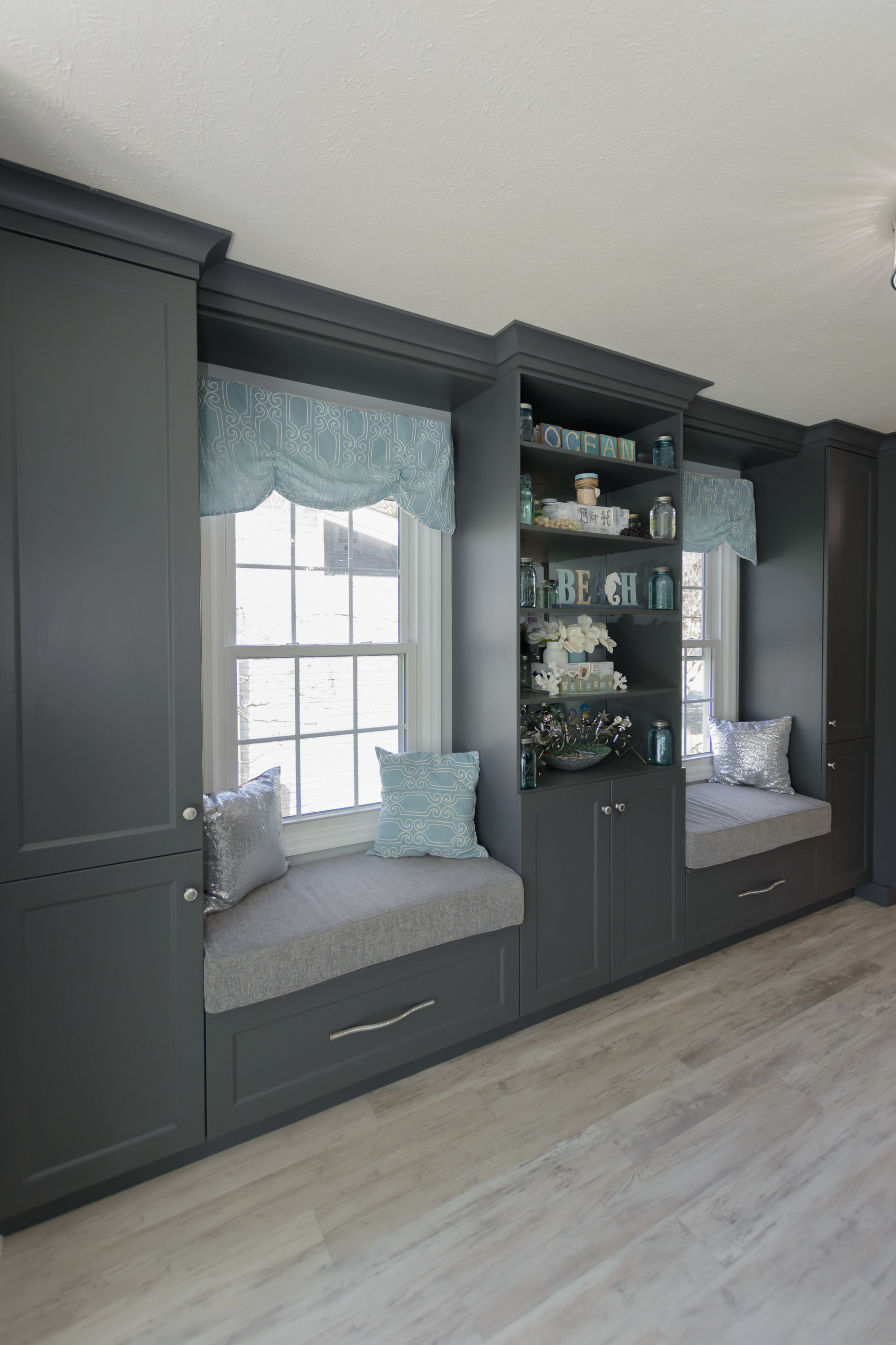 Surfside Beach Dark Kitchen with Bling