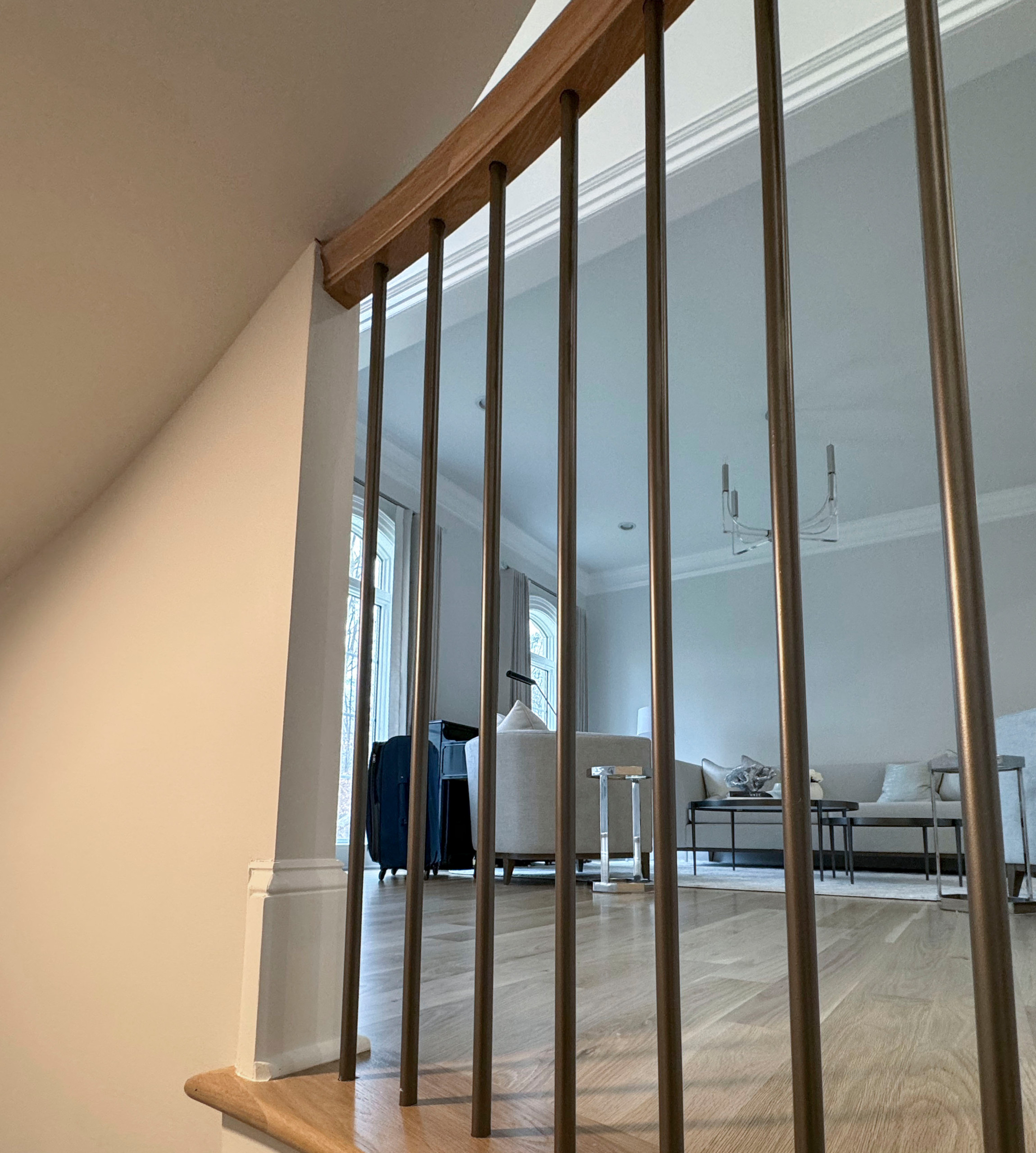116_Elegant & Eye-catching Curved Staircase, Leesburg VA 20175