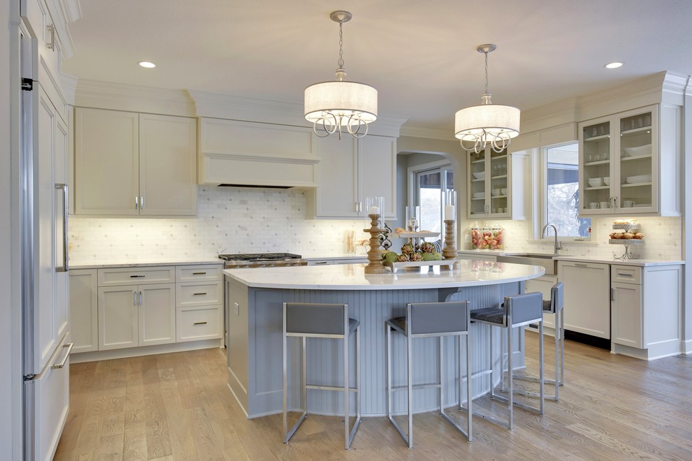 Inspiration for a transitional kitchen remodel in Minneapolis