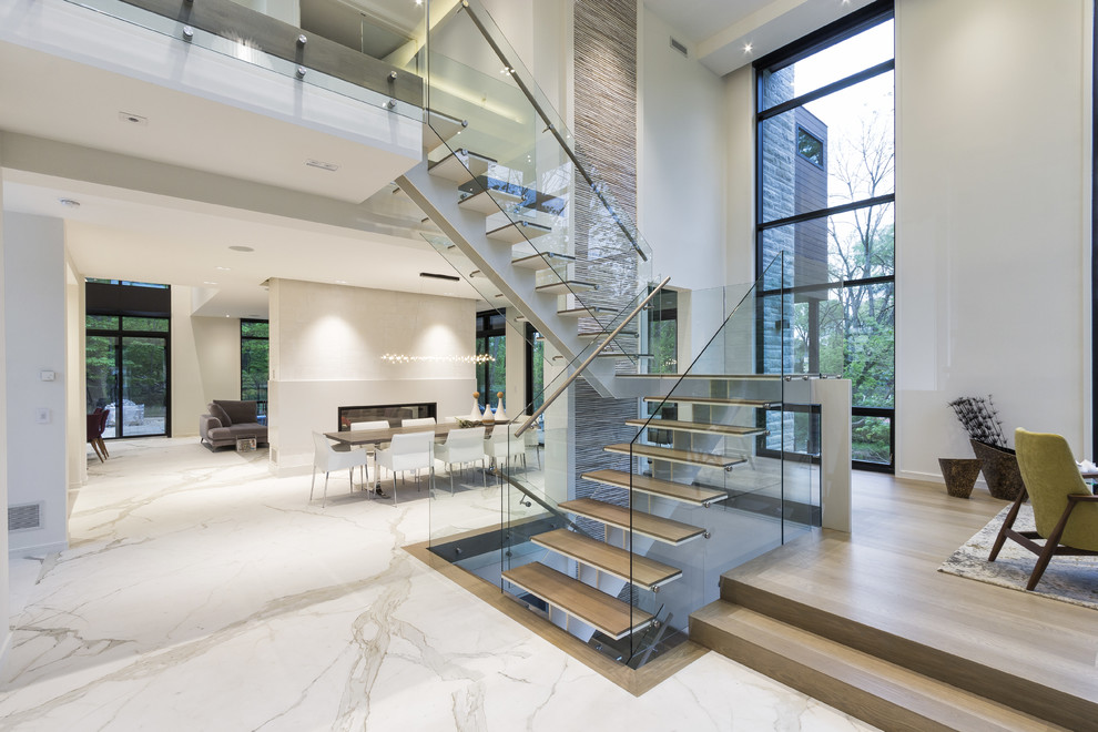 Photo of a contemporary staircase in Toronto.