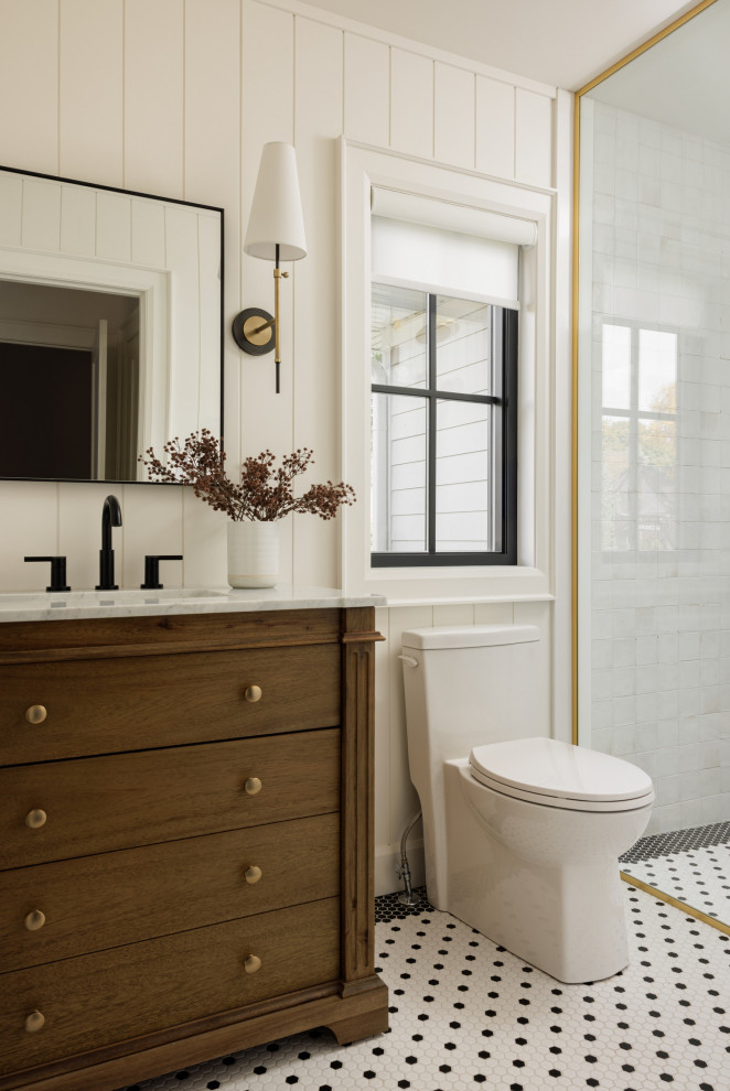 Inspiration for a transitional bathroom remodel in Toronto