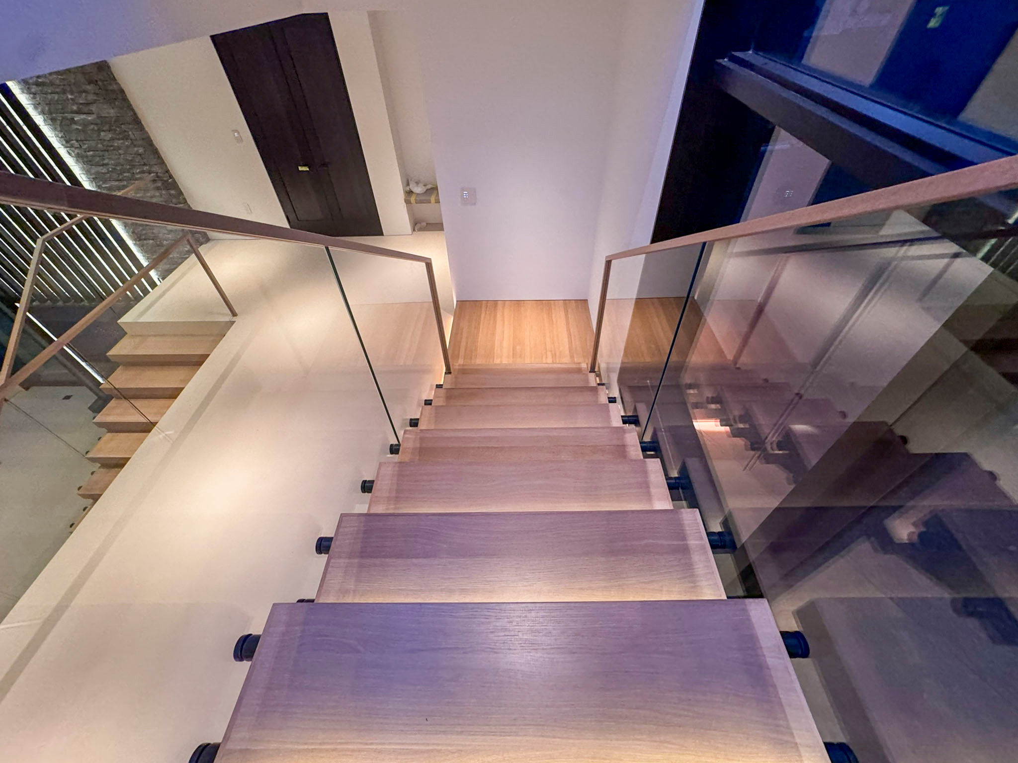 126_Visually Open and Light Contemporary Staircase, Mclean, VA 22102