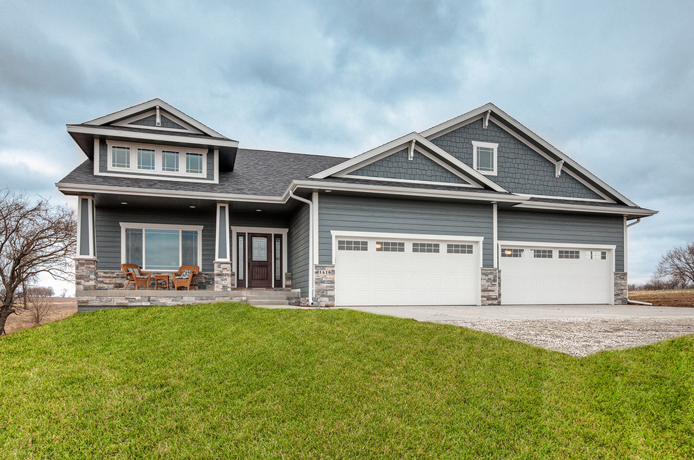 Home design - transitional home design idea