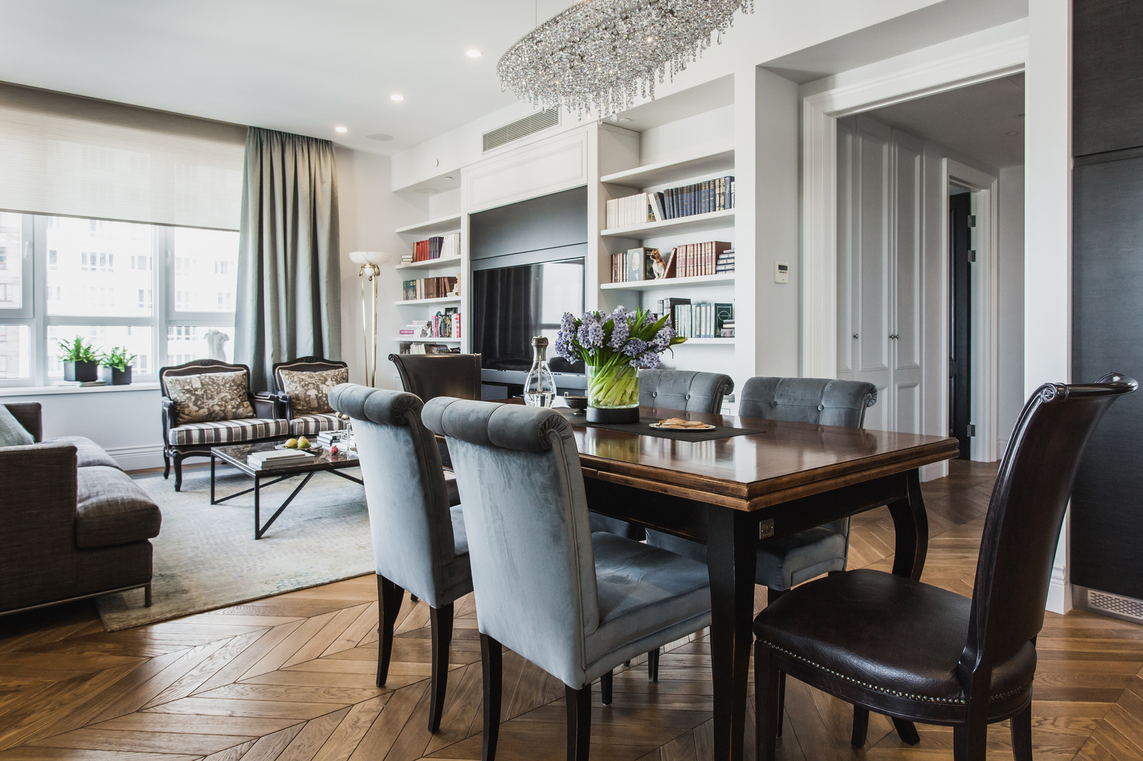 В гостях: Яркая квартира и мастерская художницы по куклам