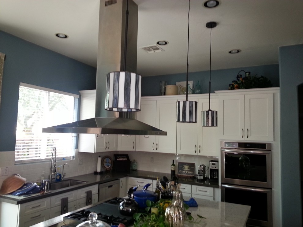 Example of a transitional kitchen design in Phoenix