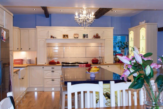Cottage Cream Kitchen country-kitchen