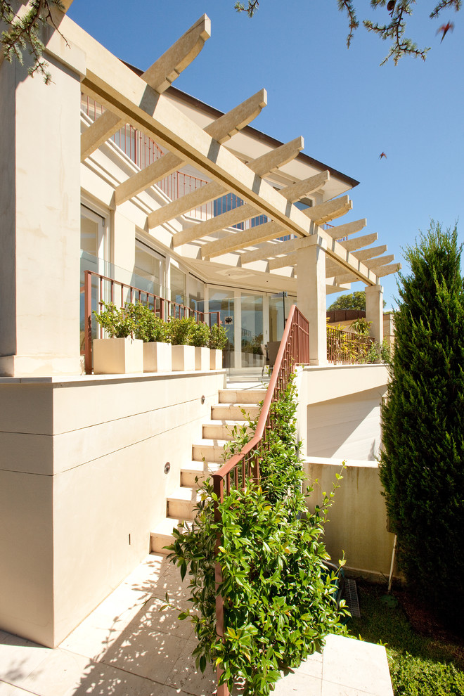 Design ideas for a traditional verandah in Sydney.