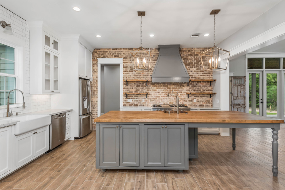 Indian Lakes Farmhouse