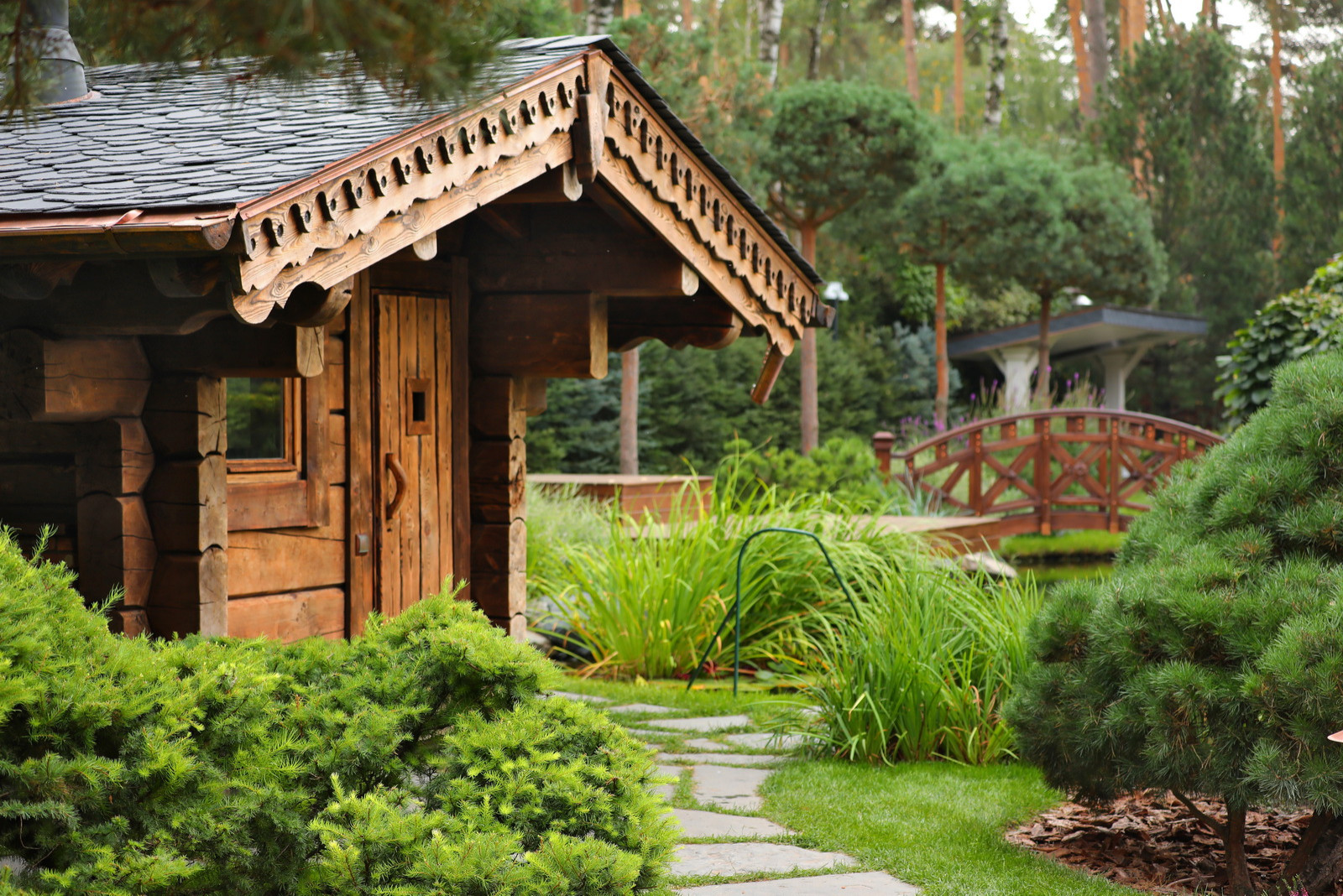 Коттеджный сад в Барвихе (дизайн и исполнение компании "Imperial Garden")