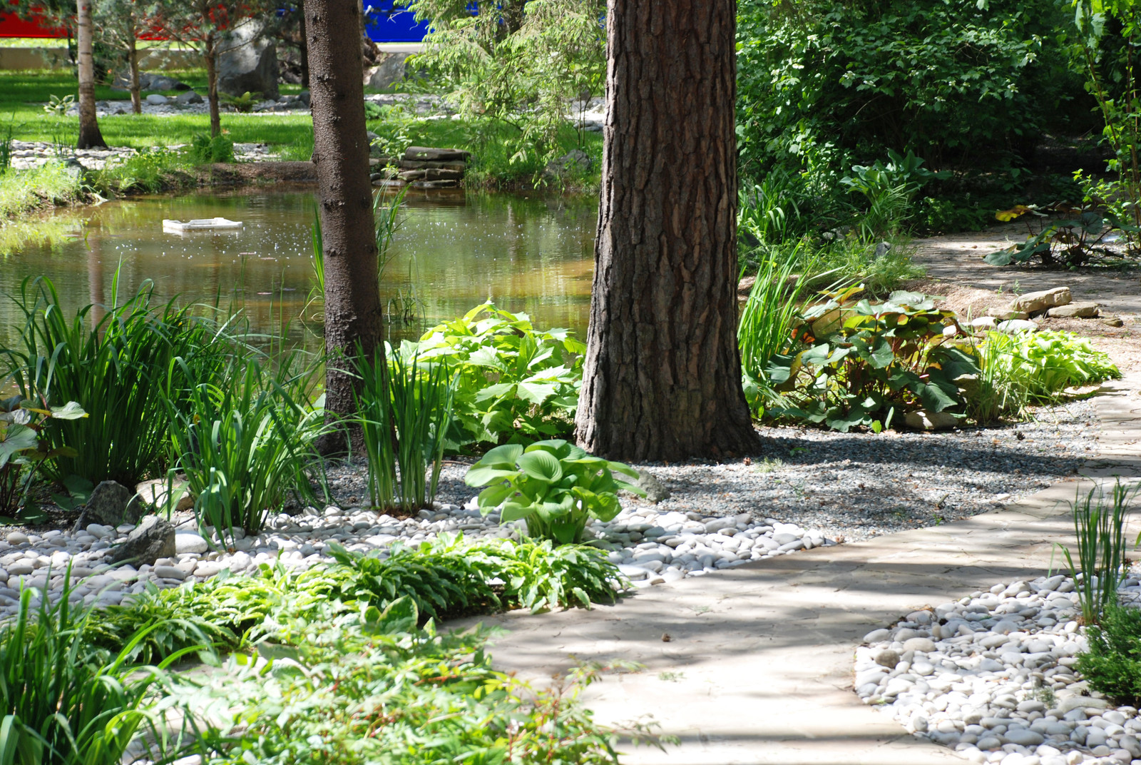 Участок с водоемом в КП "Сосновый бор"