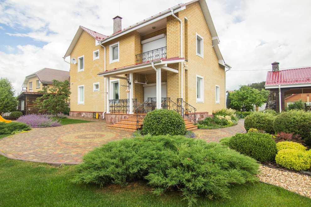 Сад с зеленой крышей