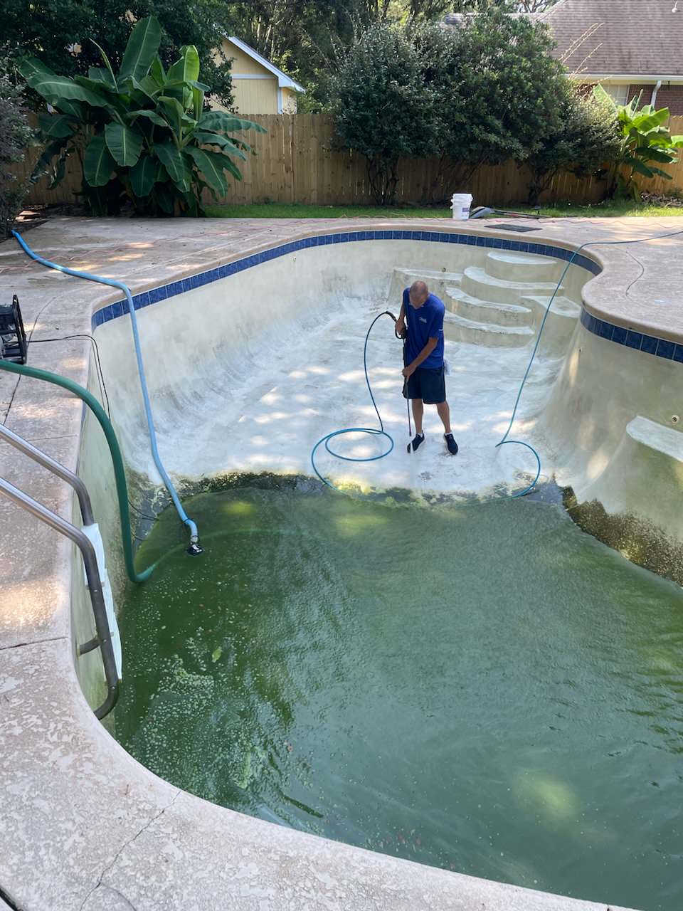 SWIMMING POOL CLEAN UPS