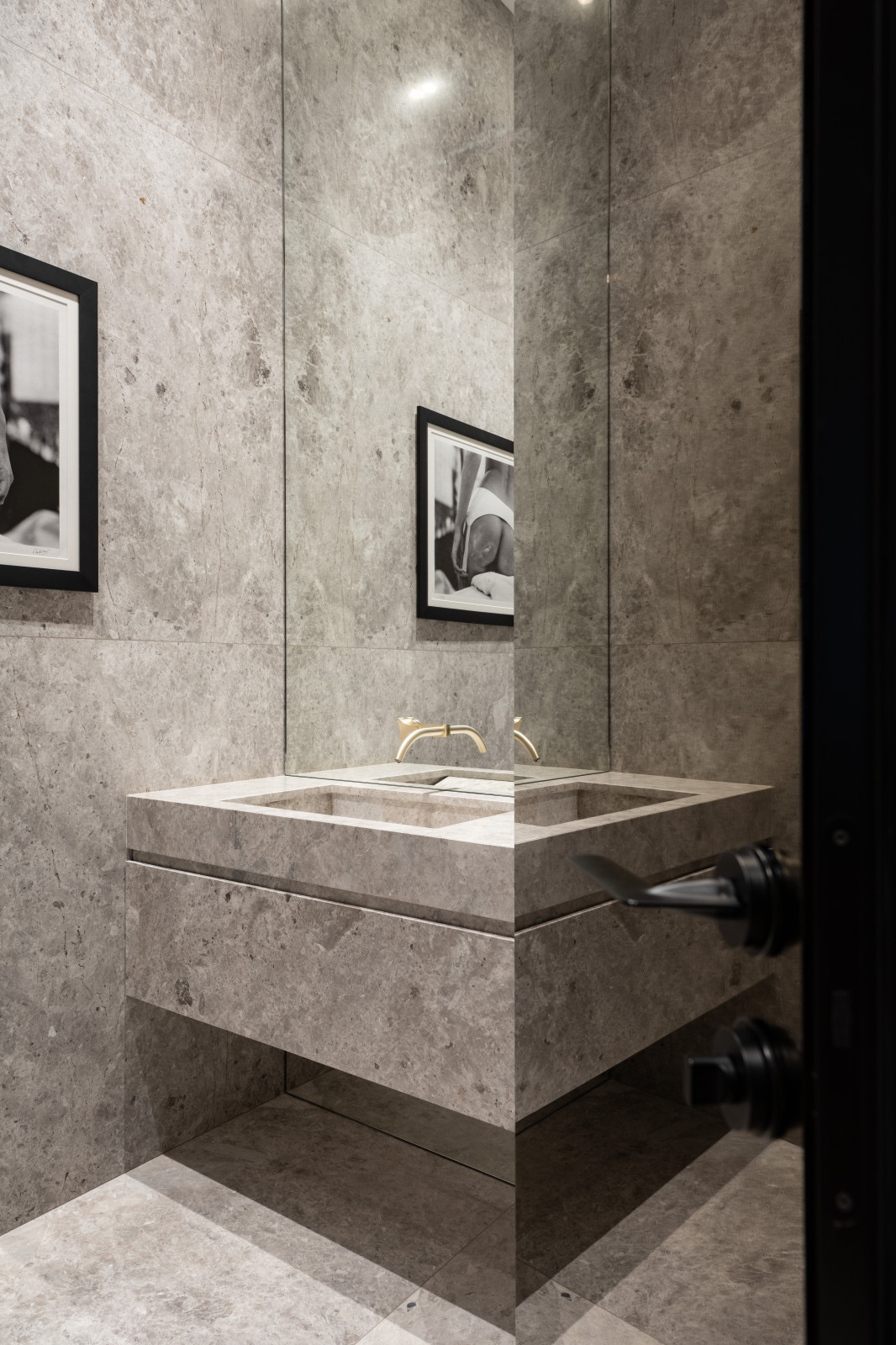 Зеркало в ванную комнату