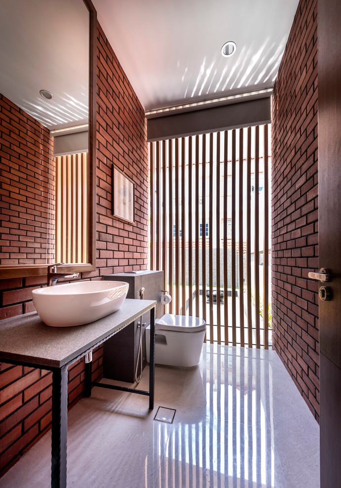 Design ideas for a modern powder room in Singapore.