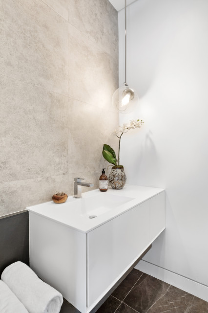 Complete Makeover - Modern Home minimalistisch-gaestetoilette