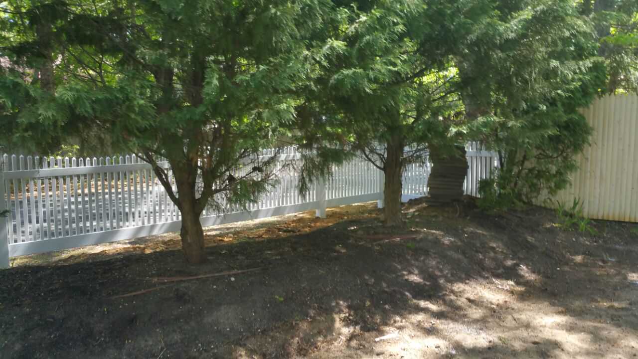 Yard Fence - Wainscot, NY