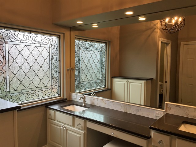 Transitional Master Bath contemporary-badrum