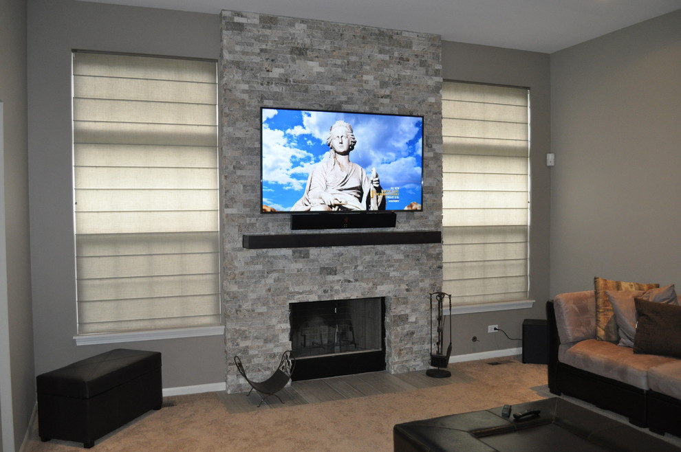 Example of a transitional kitchen design in Chicago