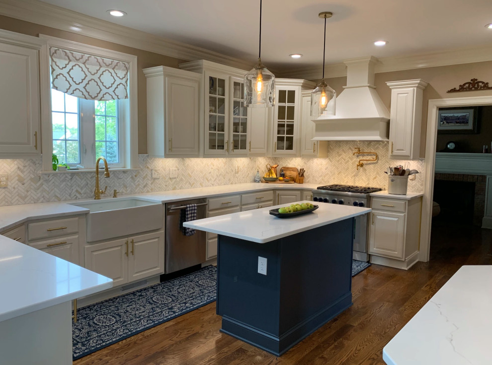 Kitchen - kitchen idea in New York