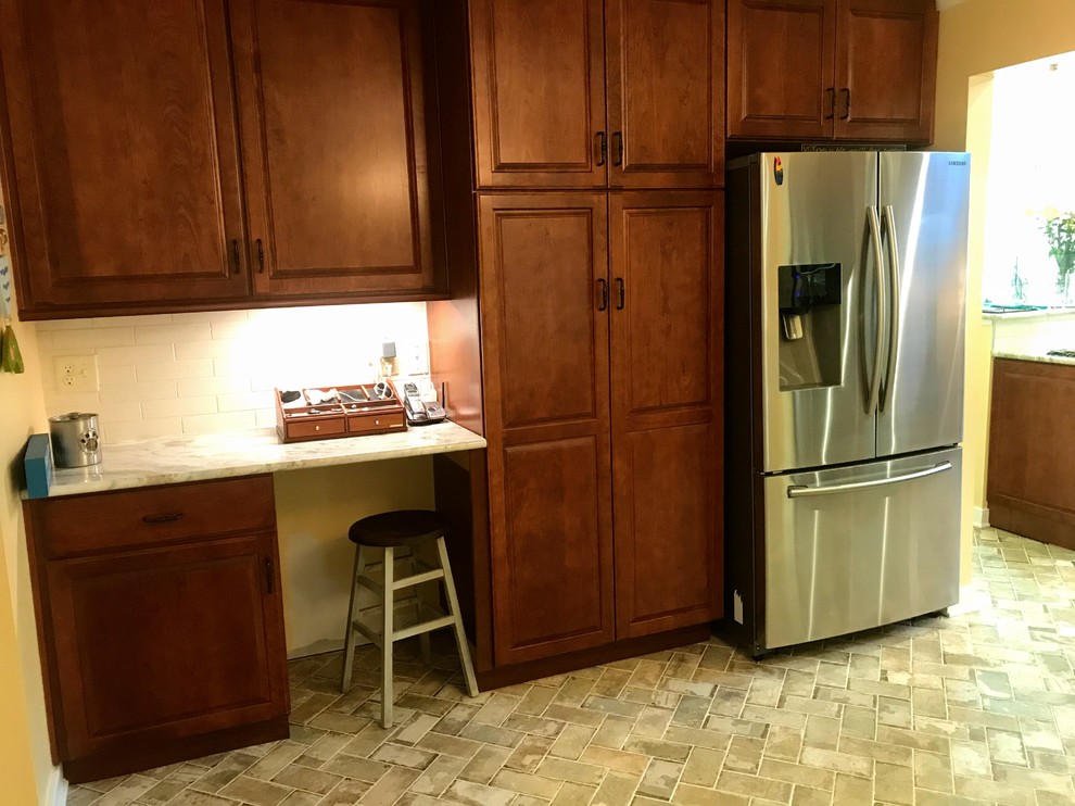 Example of a transitional kitchen design in Richmond