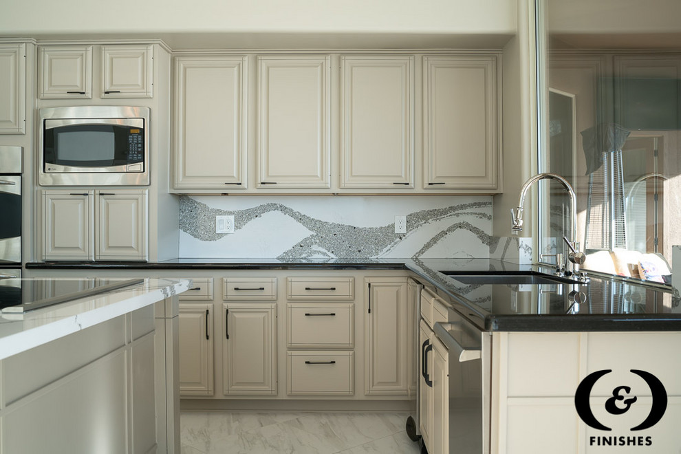 Home design - transitional home design idea in Phoenix