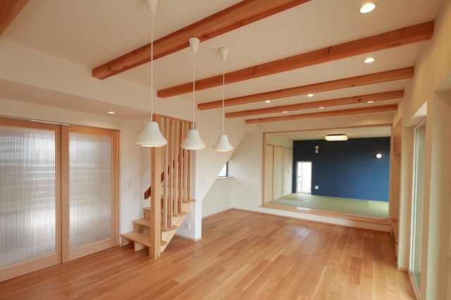 恒武町の家 moderne-salon