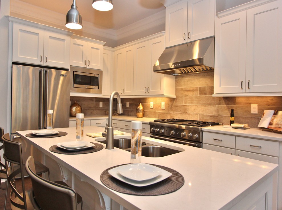 Kitchen - transitional kitchen idea in Atlanta