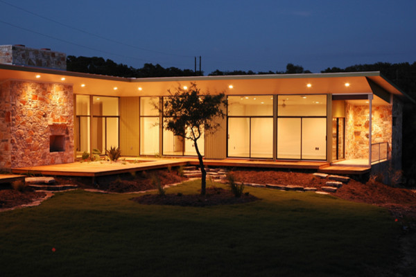 Inspiration for a modern exterior in Austin.