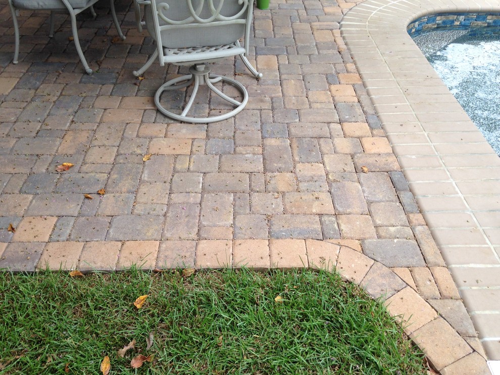 Inspiration for a transitional home design remodel in Miami