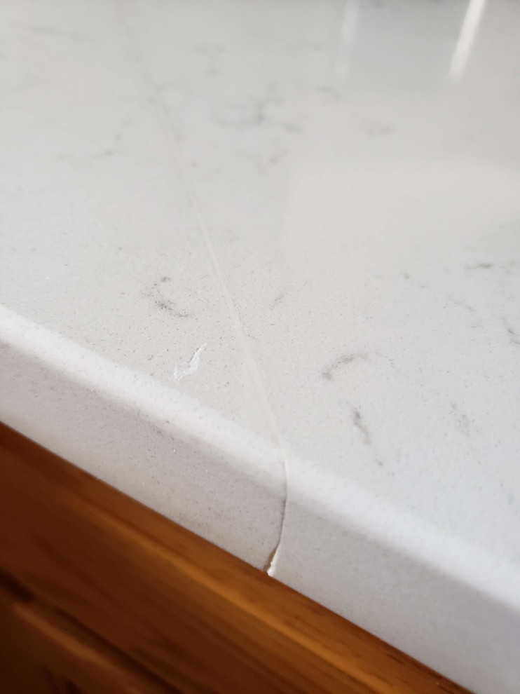 Bad quartz countertop seam?