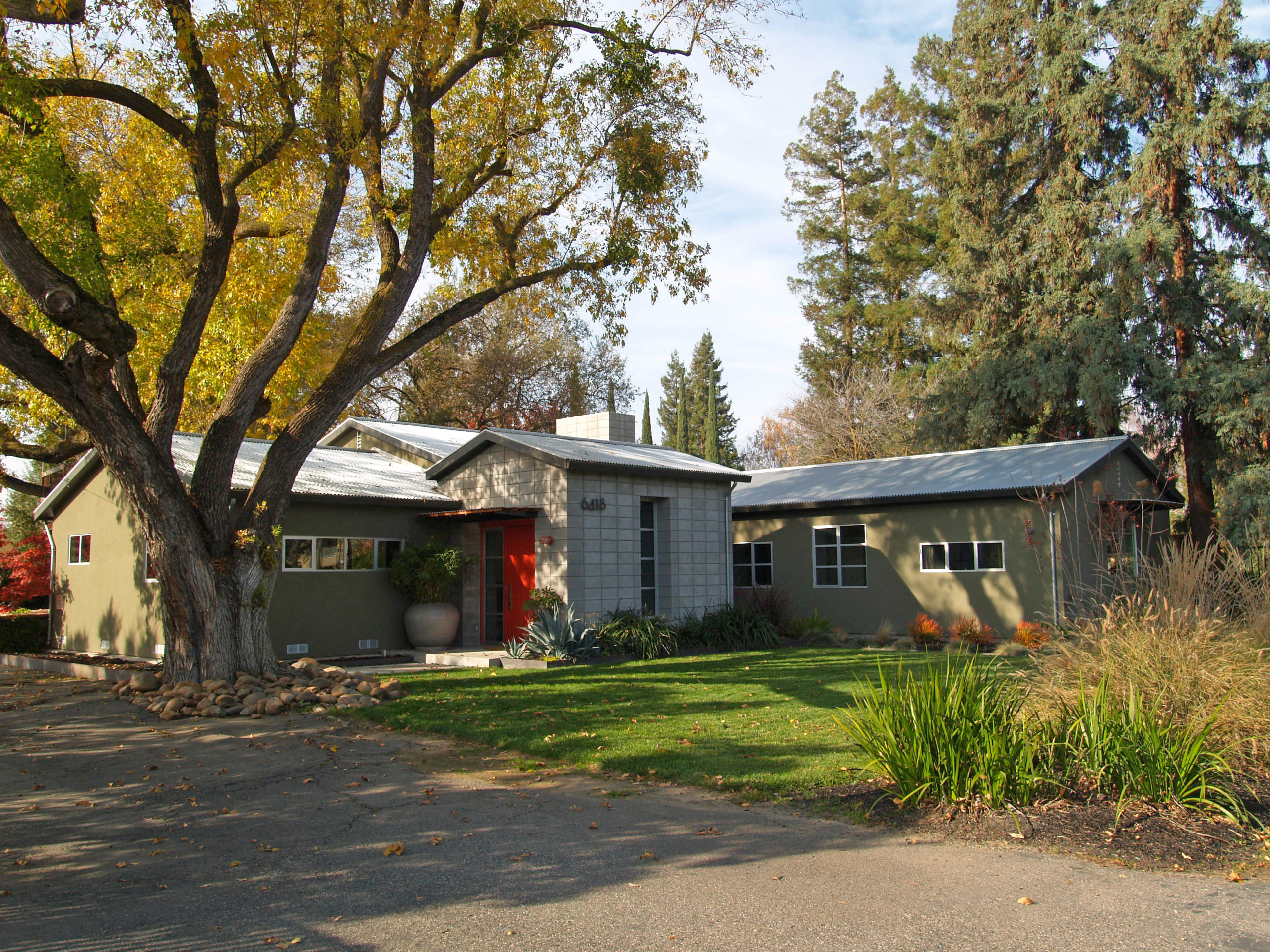 Carver Road Residence