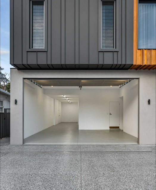 Clear Acrylic Garage Door Contemporain Garage Central Coast par