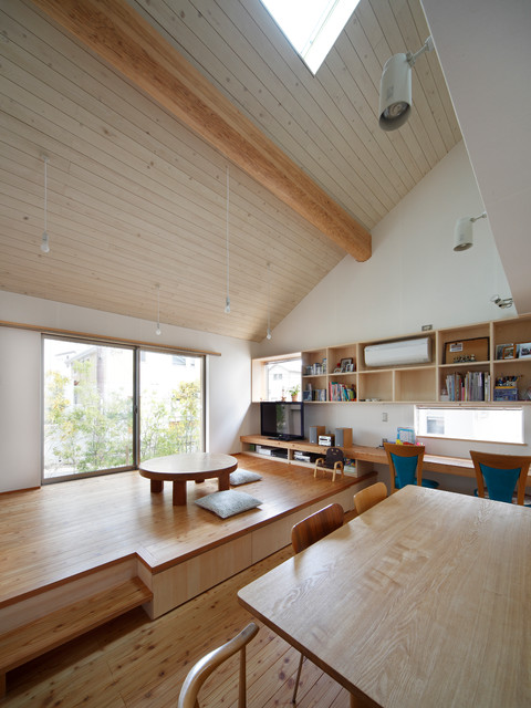 山手台の家 asiatisk-dagligstue