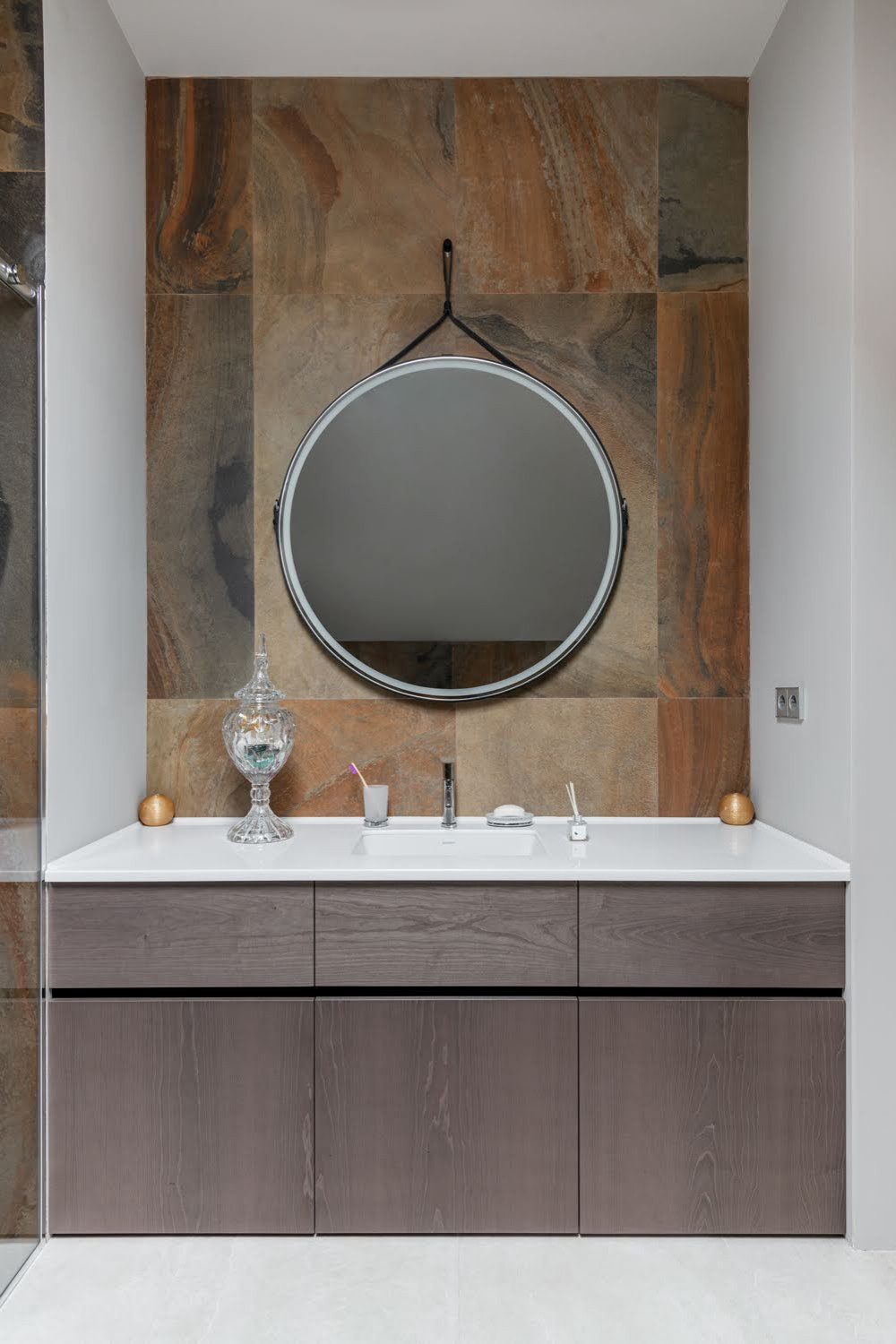 Спальня с ванной комнатой