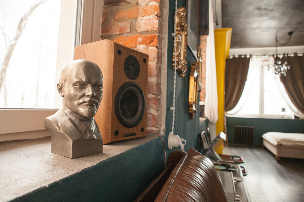 КВАРТИРА С 7 ОКНАМИ 2. ФОТО СЕРГЕЙ КОМЯГИН