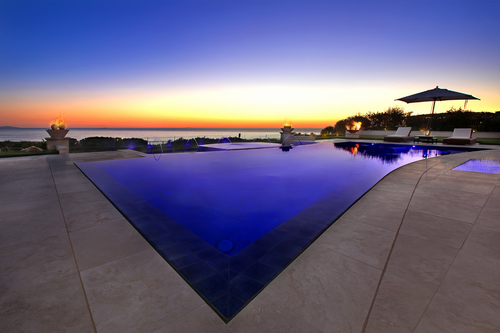 Example of a large pool design in Miami