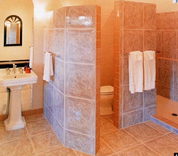 BATHROOM REMOLDING