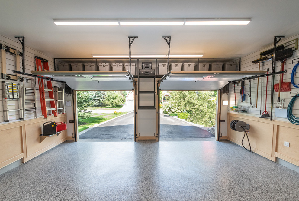 Medium sized classic attached double garage workshop in Toronto.