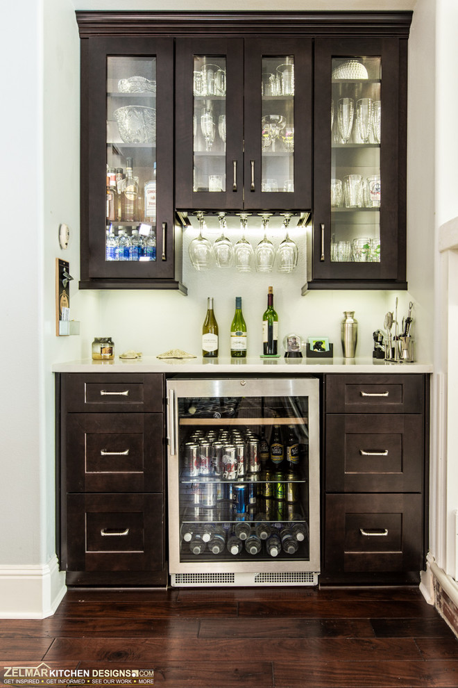 Large contemporary home bar in Orlando.